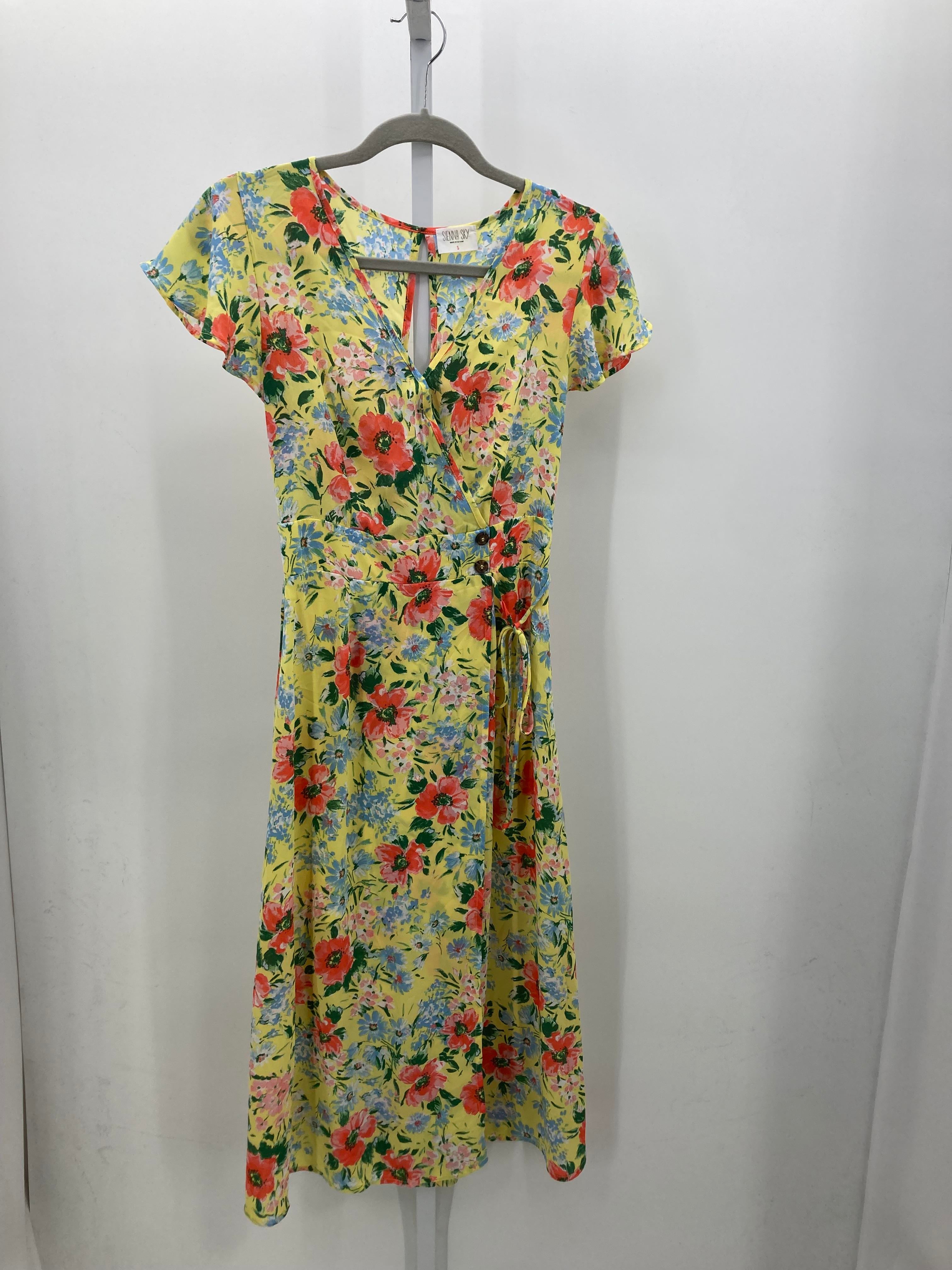 Size Small Juniors Short Sleeve Dress