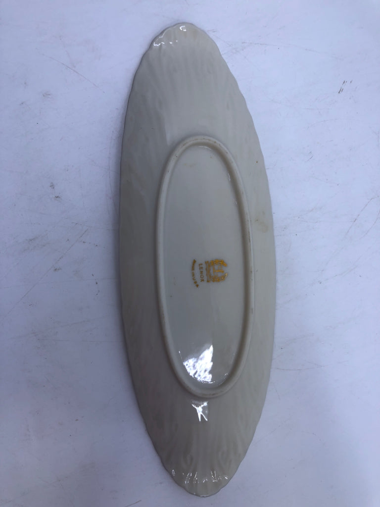 LENOX SMALL OVAL TRAY W/GOLD RIM.