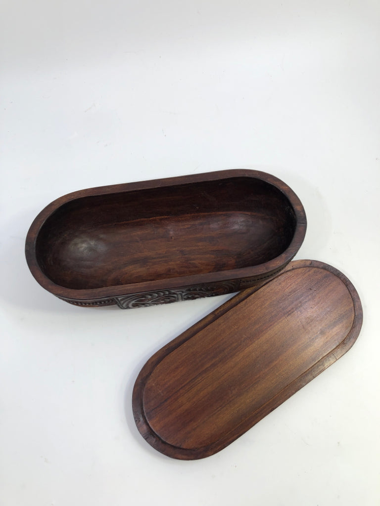 CARVED TREASURE BOX W/LID.