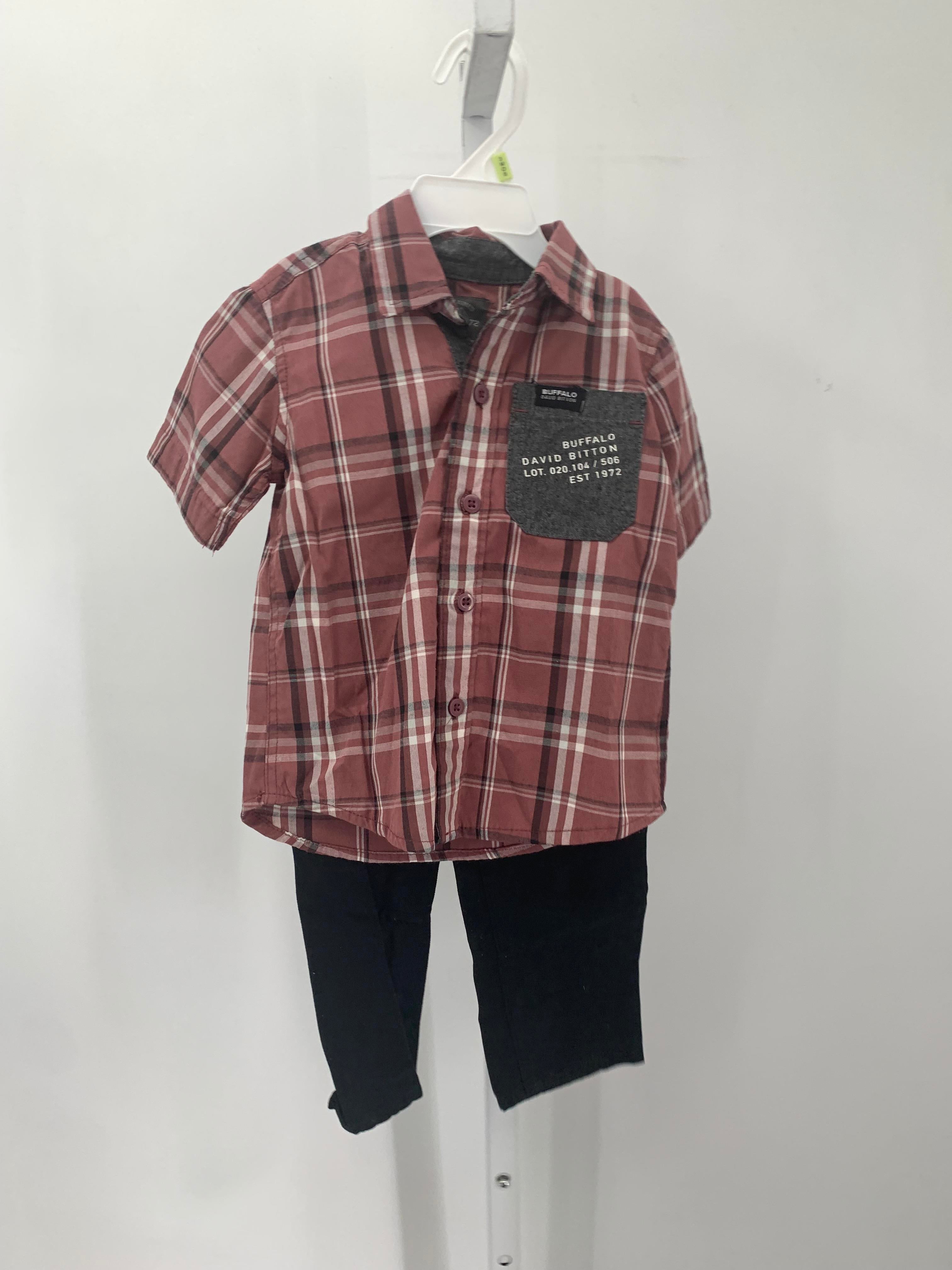 PLAID SHIRT BLACK PANTS