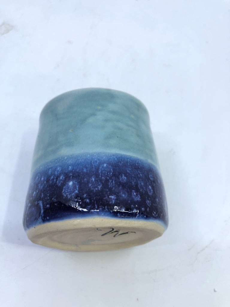 2 TONED BLUE SMALL PLANTER.
