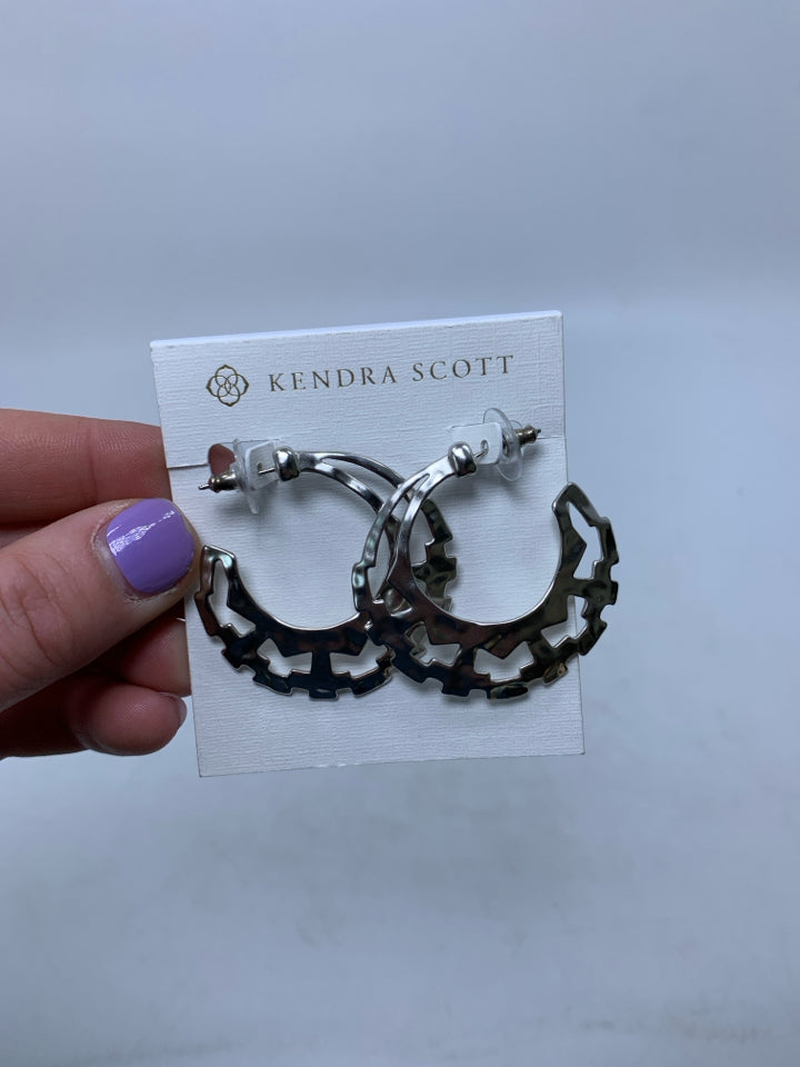 Kendra Scott Shiva Hoop Earrings