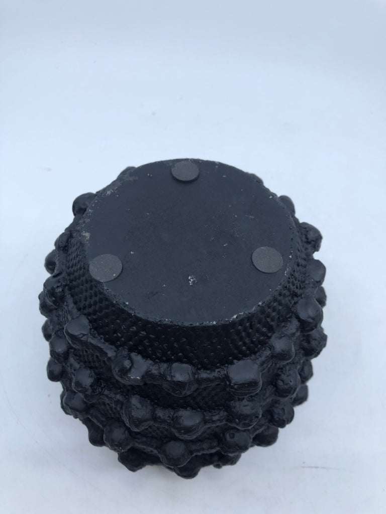 HEAVY BLACK CERAMIC PLANTER/VASE.