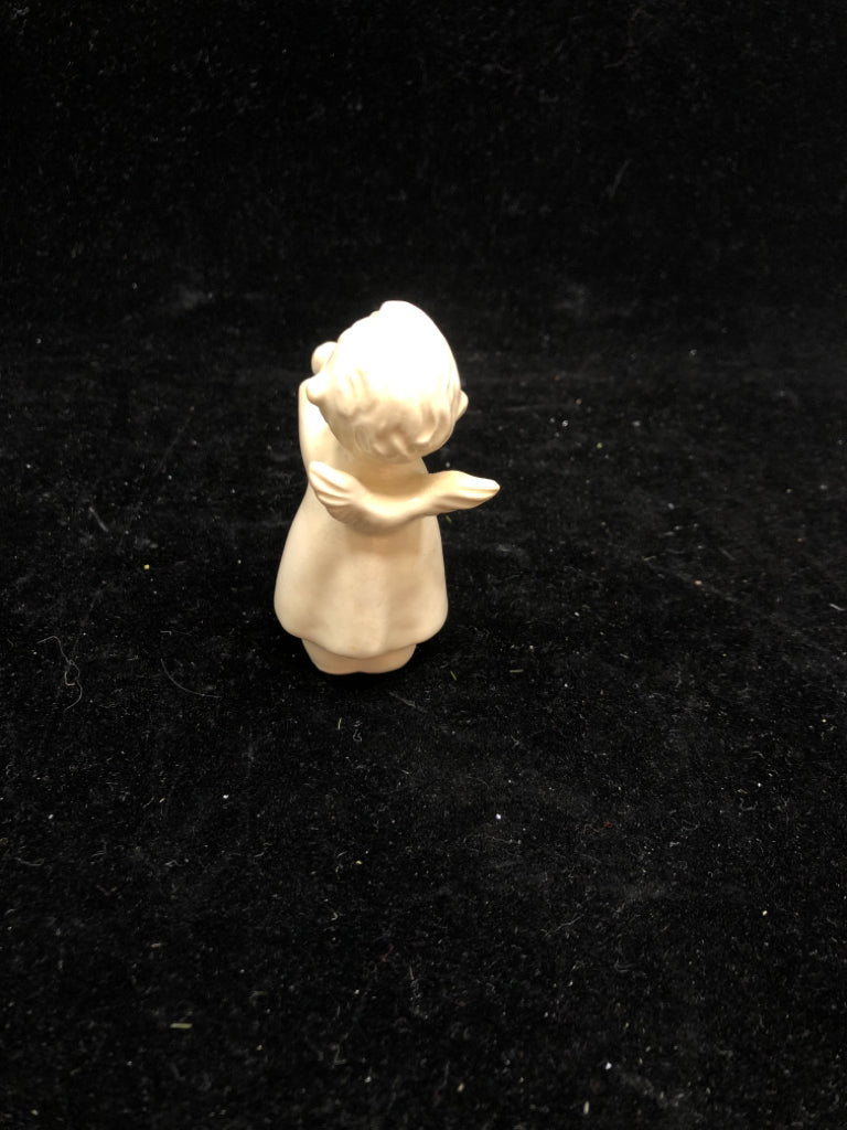 VTG PORCELAIN ANGEL WITH TRUMPET.