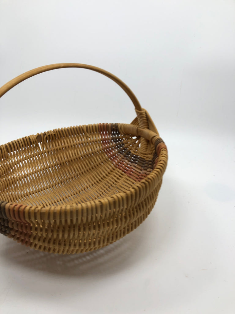 VTG PURPLE/RED STRIPE WICKER BOWL BASKET.