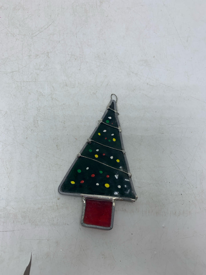 STAINED GLASS CHRISTMAS TREE ORNAMENT.