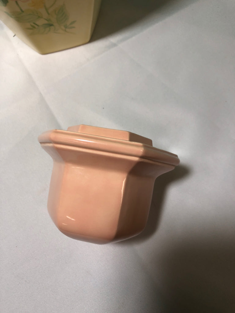 HANDMADE PALE YELLOW/PINK FLORAL GINGER JAR.