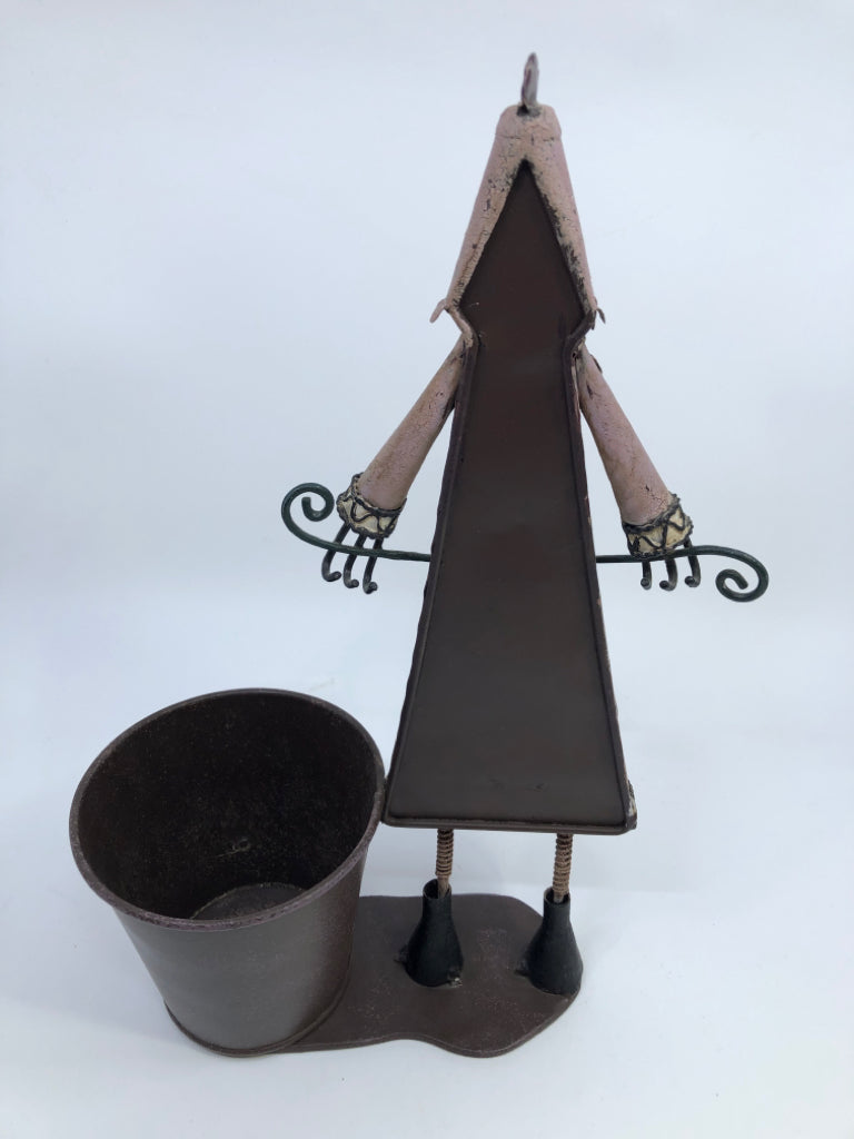 METAL STANDING CHICKEN W/ SMALL PLANTER.