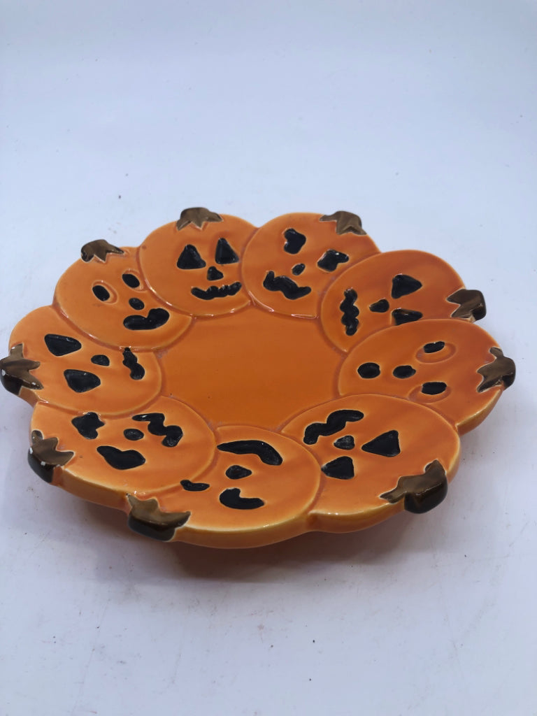 JACK O LANTERN CANDLE PLATE.
