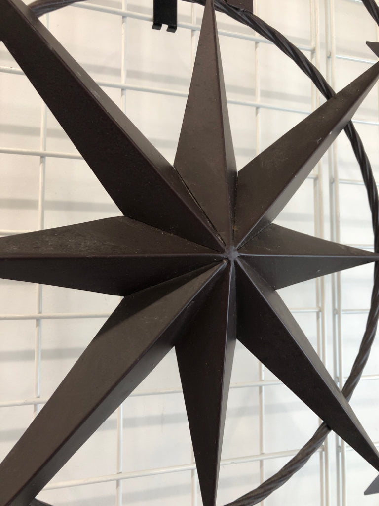 METAL COMPASS WALL HANGING DECOR.