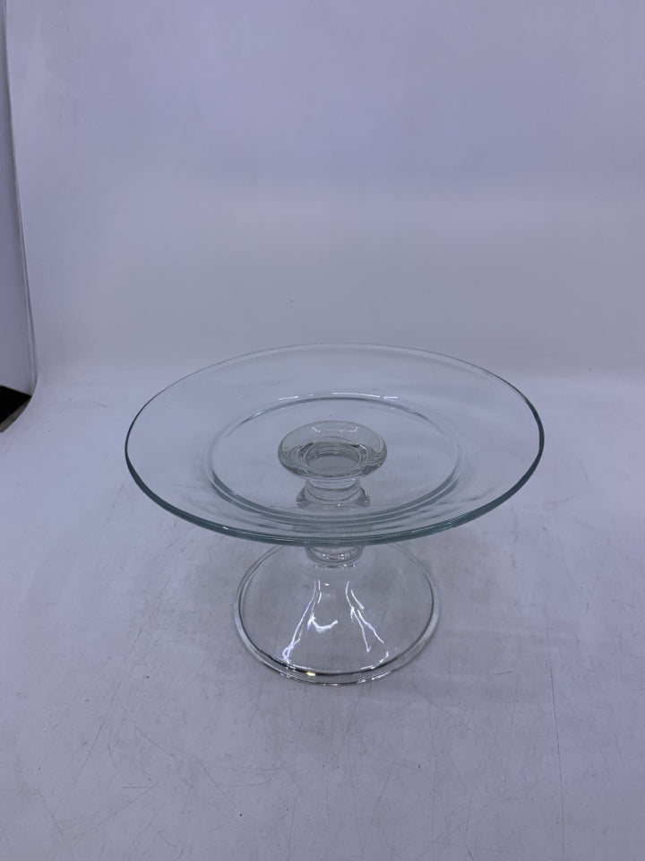 GLASS FOOTED PILLAR HOLDER.