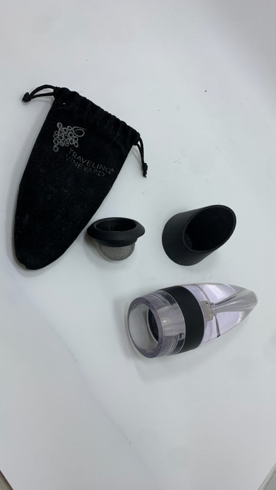 3PC TRAVELLING VINEYARD WINE AERATION KIT.