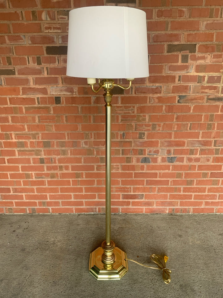 4-LIGHT GOLD FLOOR LAMP W/BARREL SHADE.