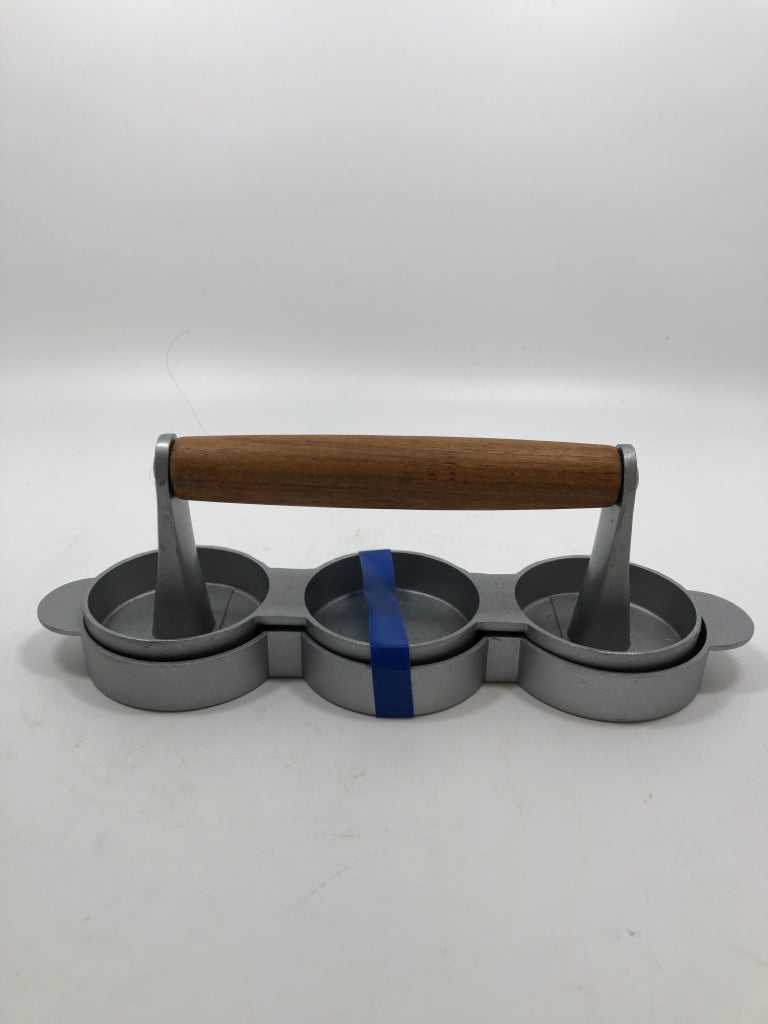 3 SLOT HAMBURGER SLIDER PRESS W/WOOD HANDLE.