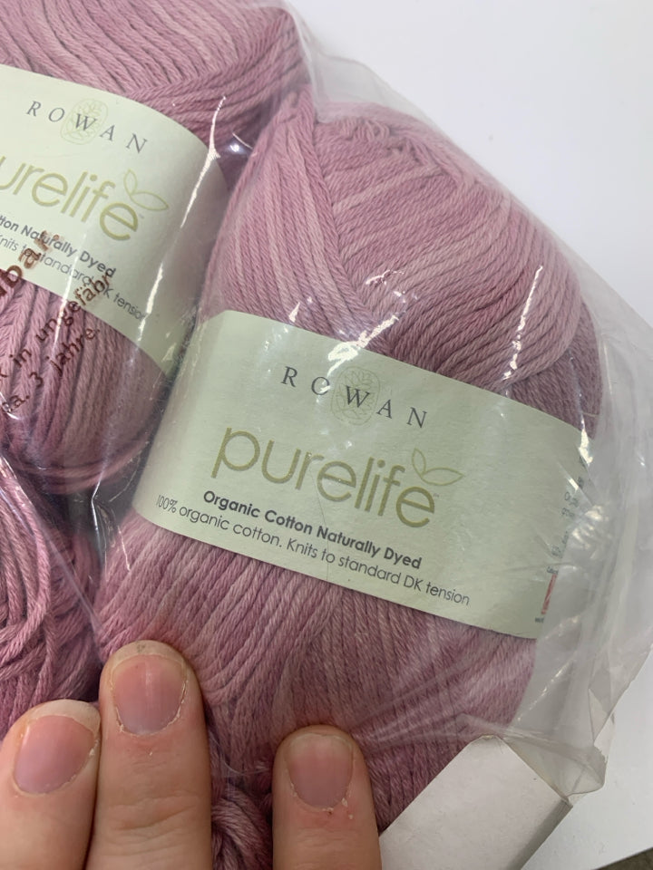 IN PACKAGE 7 LIGHT PINK ORGANIC COTTON YARN BALLS NATURALLY DYED.