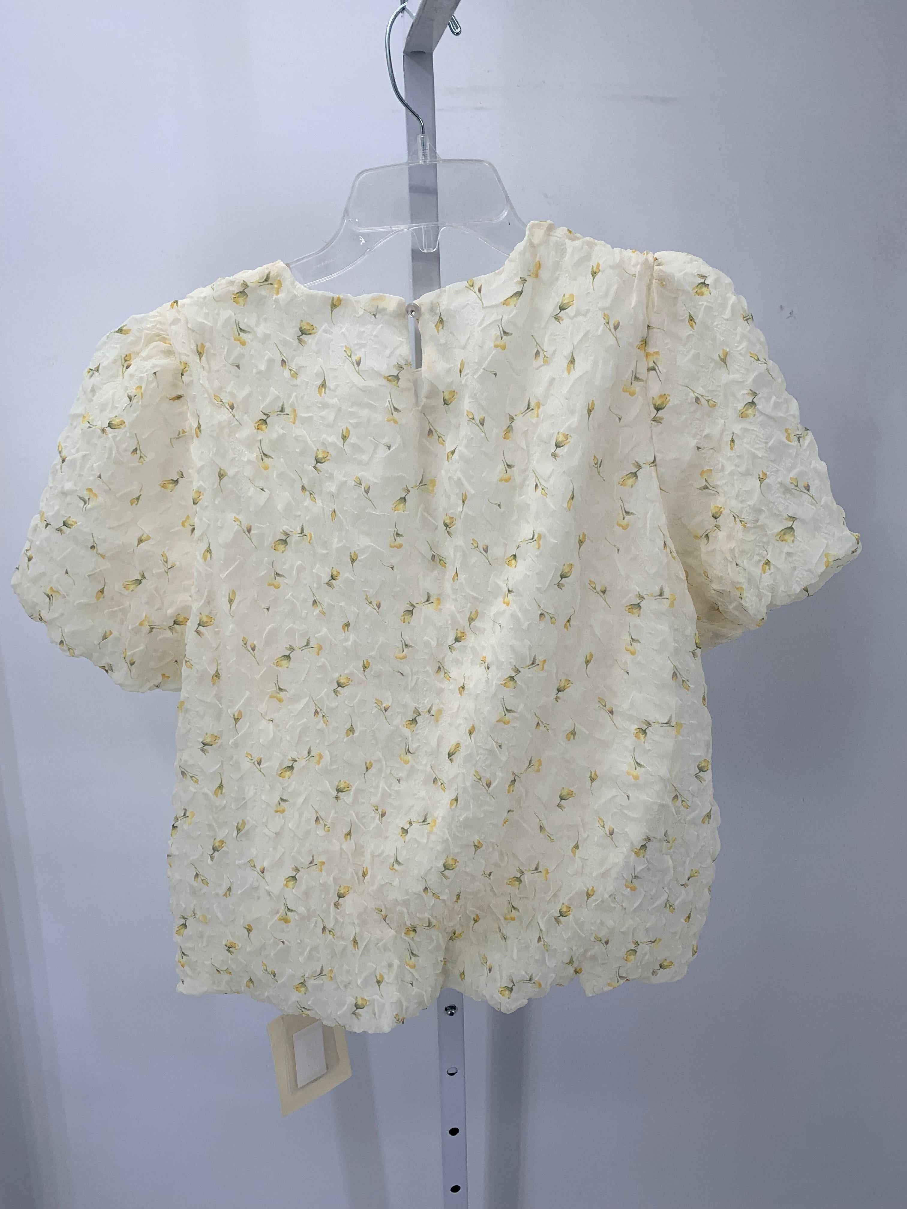 Size Medium Misses Short Sleeve Shirt
