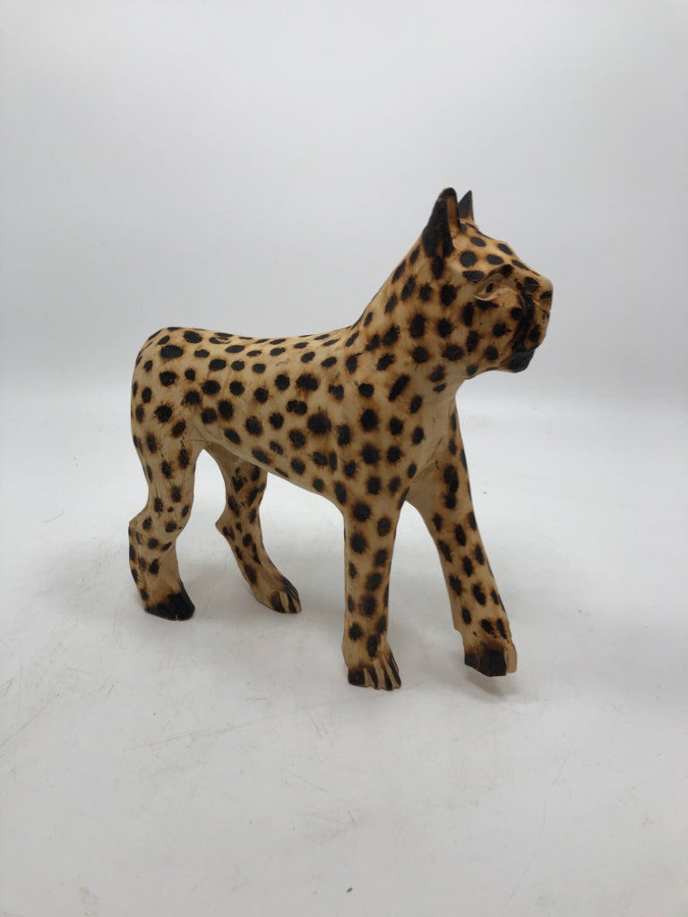 WOODEN CARVED CHEETAH.