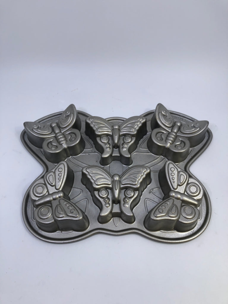 DARK GREY BUTTERFLY CUPCAKE PAN.