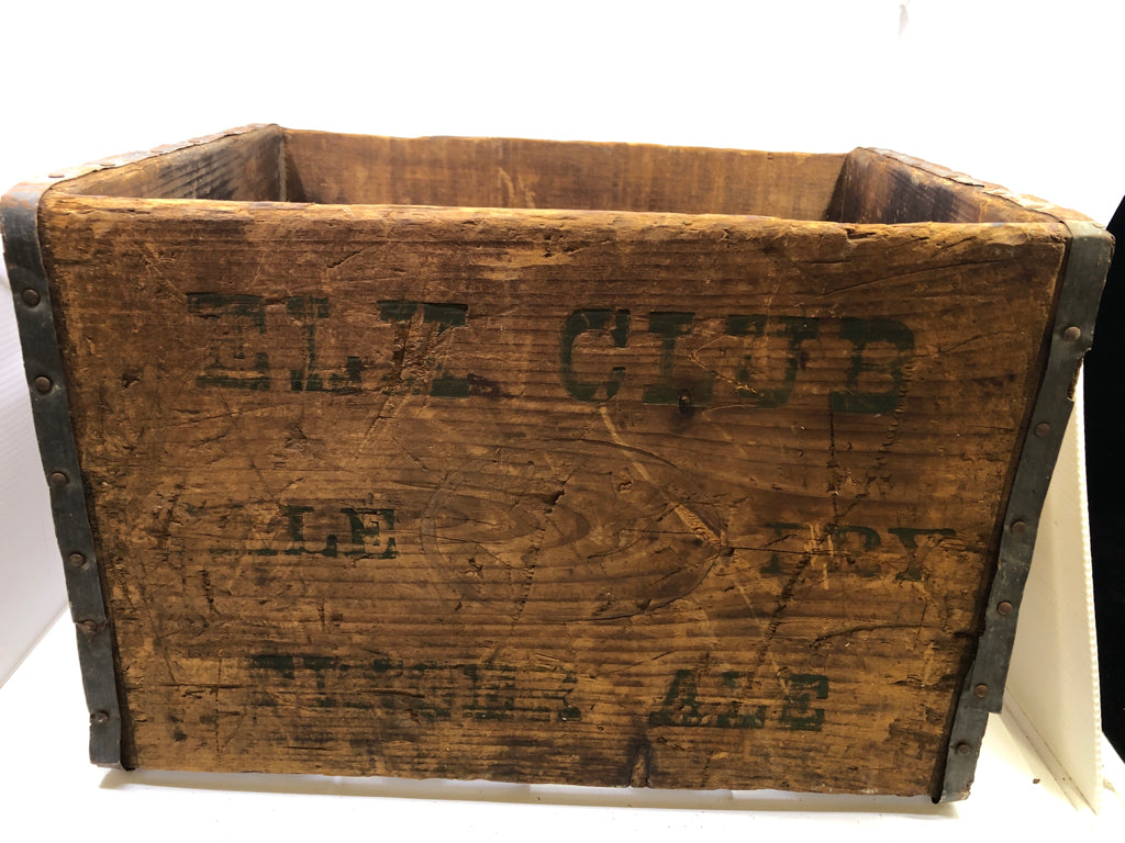 VTG WOOD ELK CLUB BOTTLE CRATE.