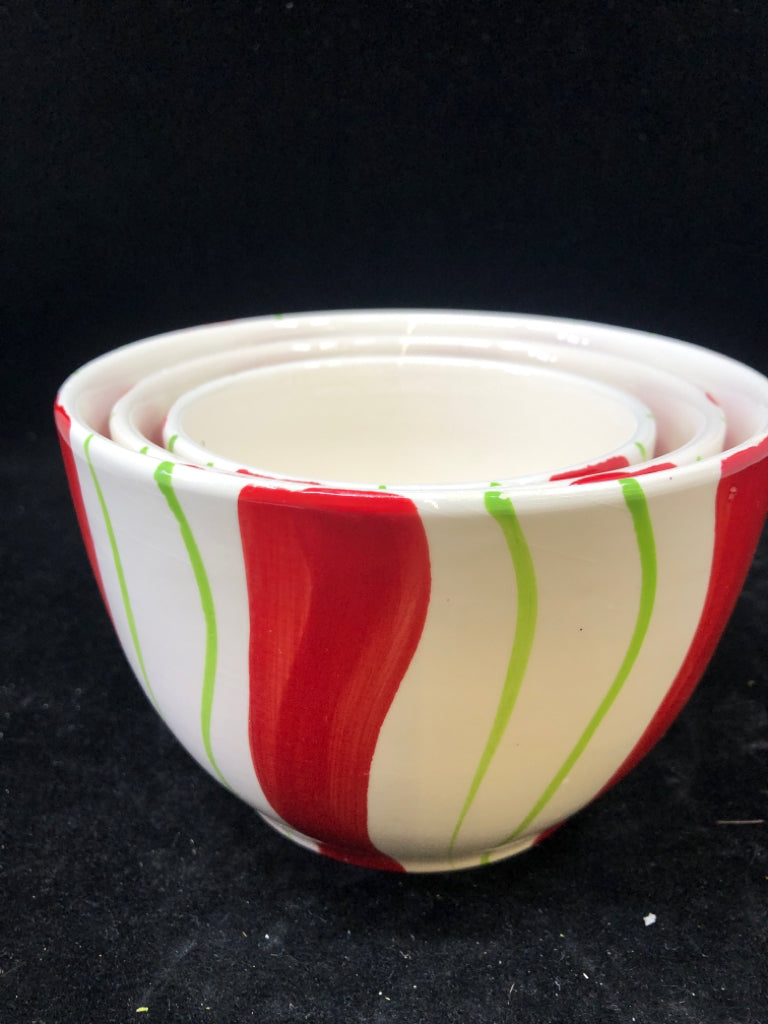 3 NESTING PEPPERMINT BOWLS.