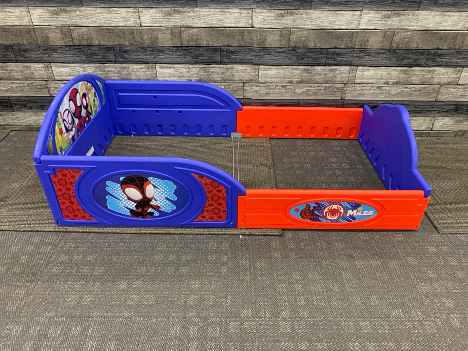 SPIDER MAN SLEEP AND PLAY TODDLER BED FRAME.