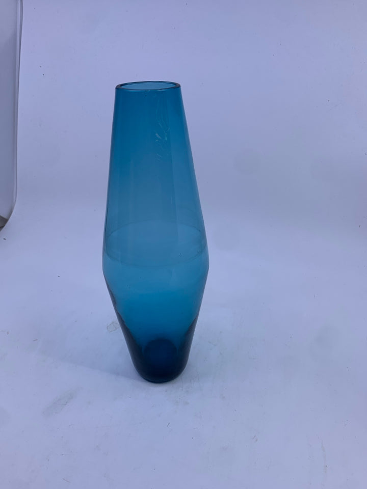 LIGHT BLUE VASE.