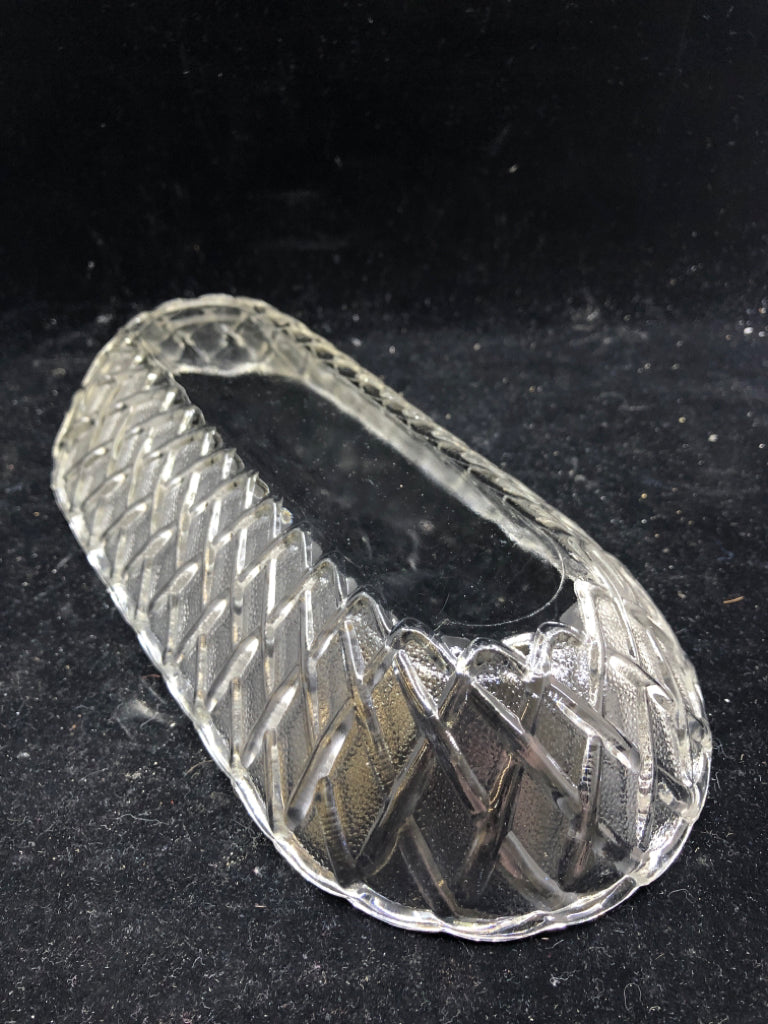 OVAL BRAIDED PATTERN DISH.