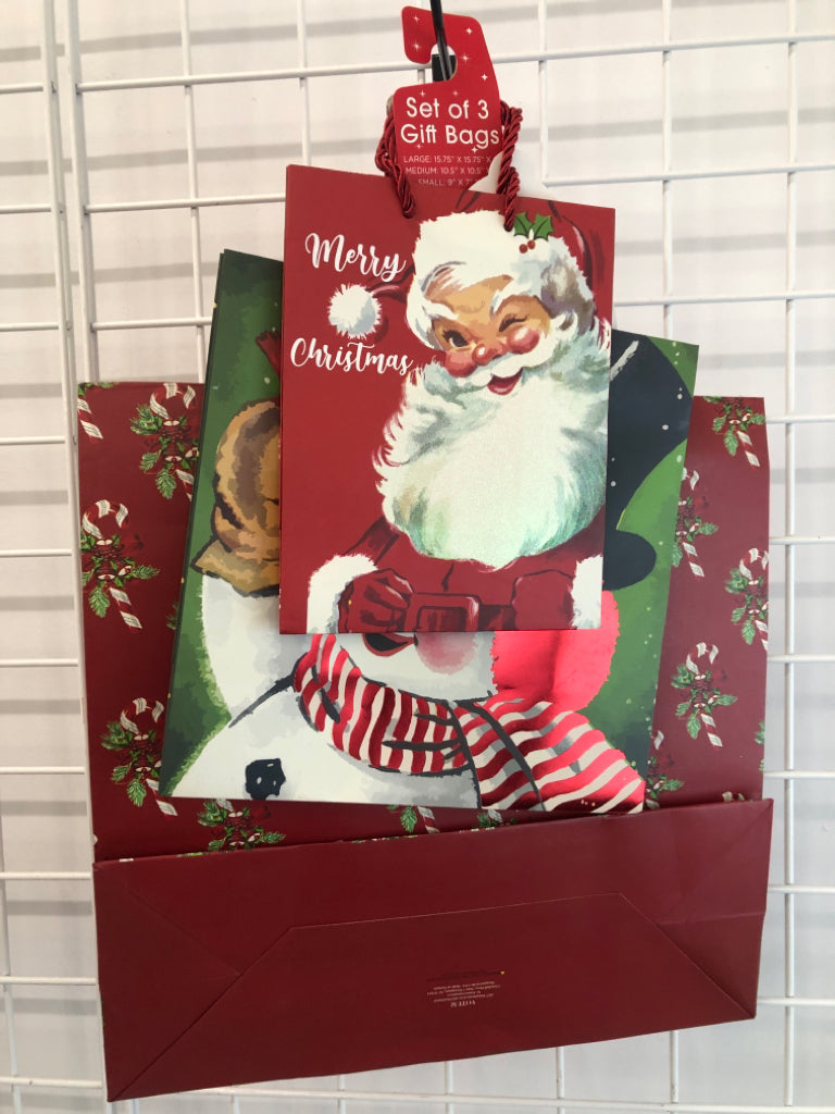 NWT 3 CHRISTMAS GIFT BAG SET.