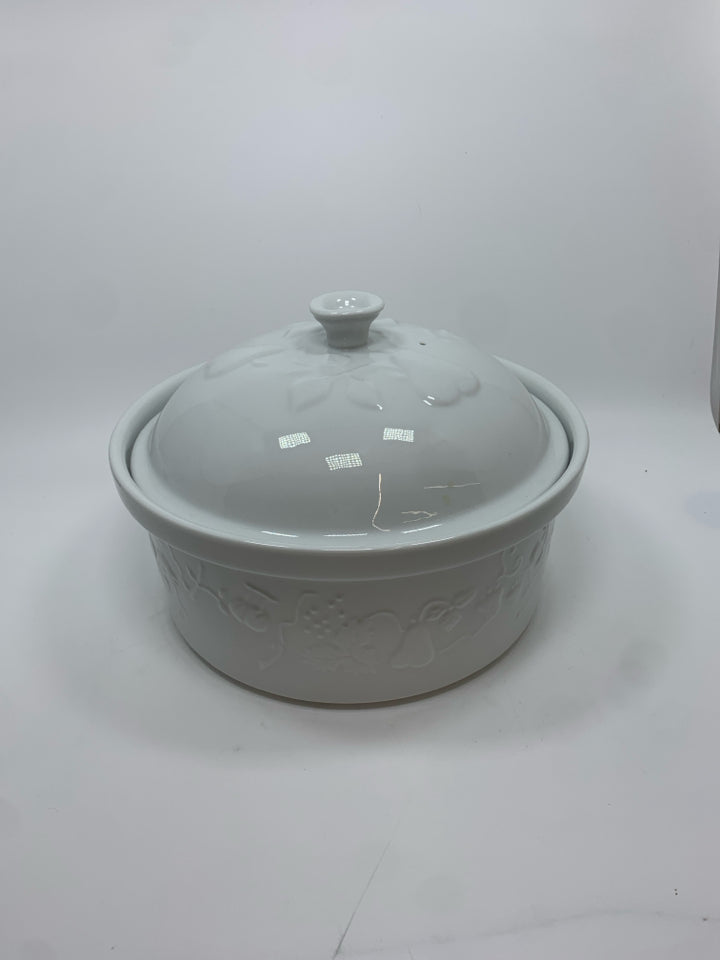 WHITE PORCELAIN CASSEROLE DISH W/EMBOSSED FRUITS AND LID.