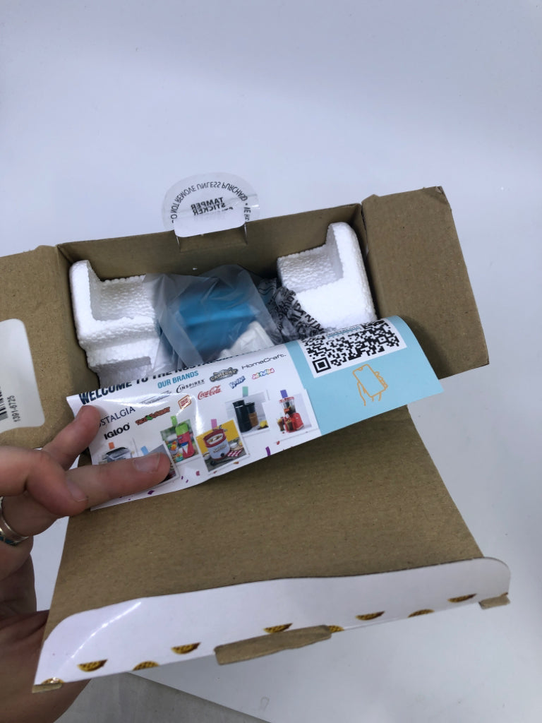 NIB SNOWMAN MINI WAFFLE MAKER.