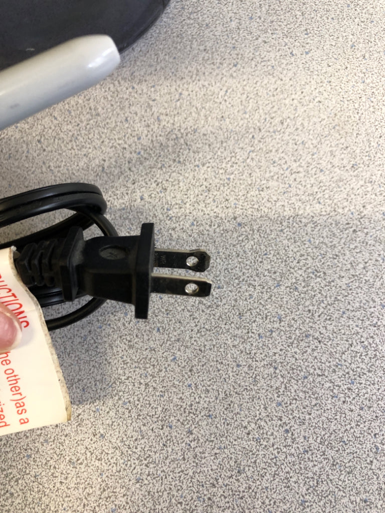 BLUE GLASS LAMP W/ROPE & BURLAP STYLE SHADE.