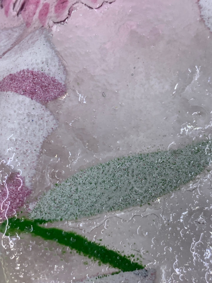 FUSED GLASS PINK FLORAL GLASS BOWL W/ RUFFLED EDGE.