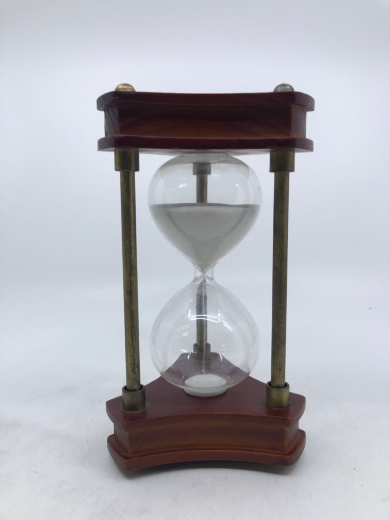 WOOD BASE HOUR GLASS.