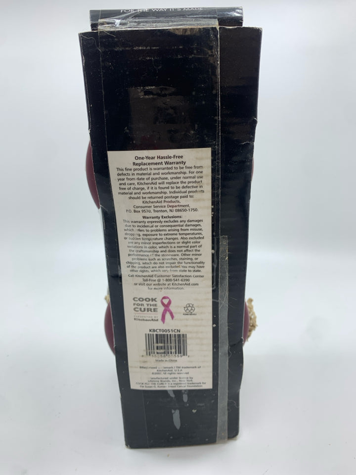 NIB 4 CERAMIC RAMEKINS.