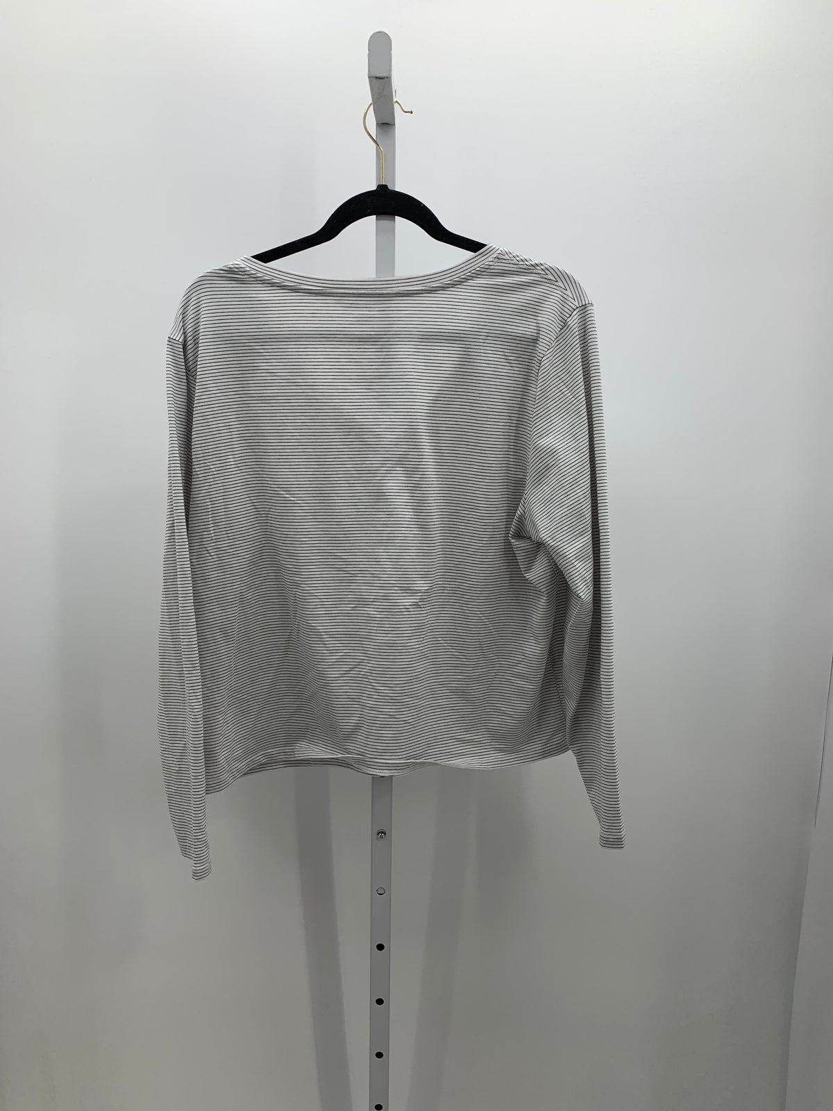 Athleta Size Extra Large Misses Long Sleeve Shirt