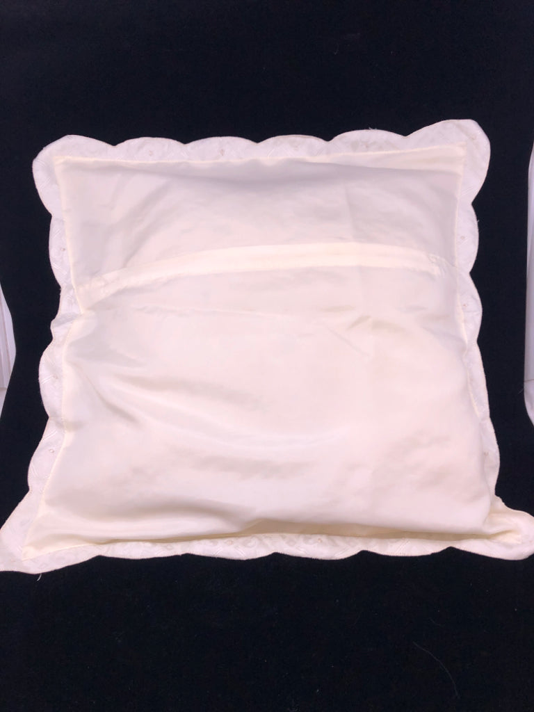 CREAM FLOWER EMBROIDERED PILLOW.