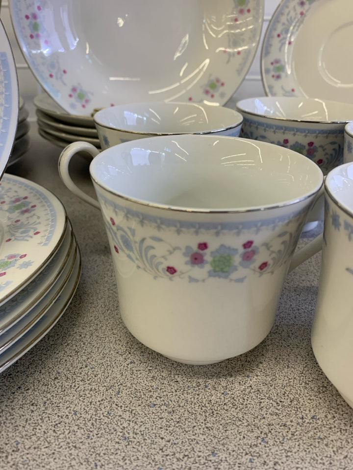 25 PC "SERENADE" LIGHT BLUE PINK FLOWERS PLATINUM TRIM DINNER SET.