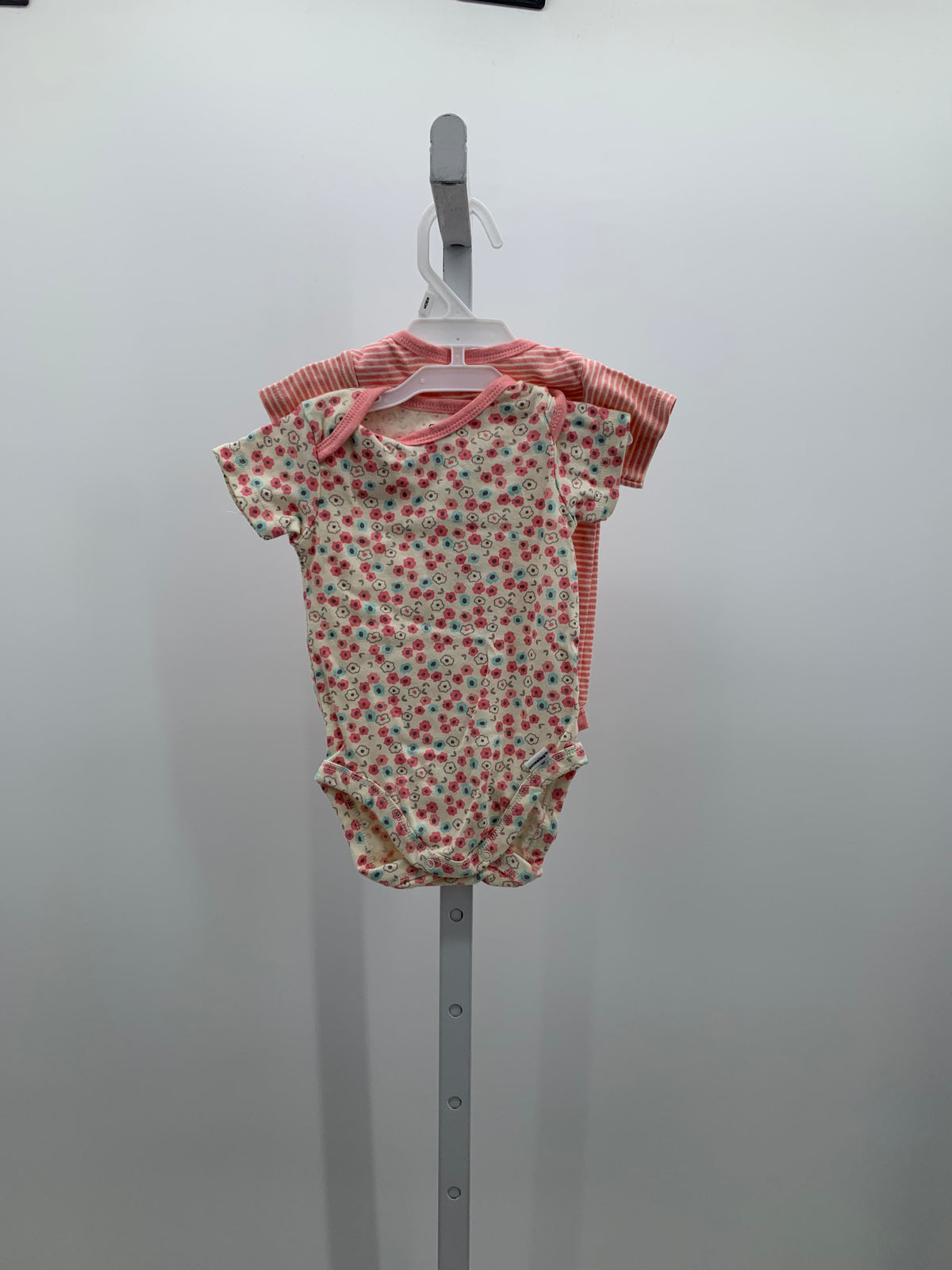 Gerber Size 0-3 months Girls 2 Pieces