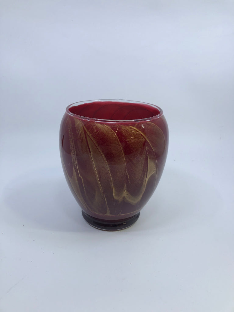 RED & GOLD GLASS CANDLE.