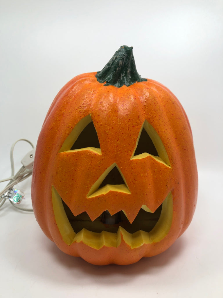 SM LIGHT-UP JACK-O-LANTERN.
