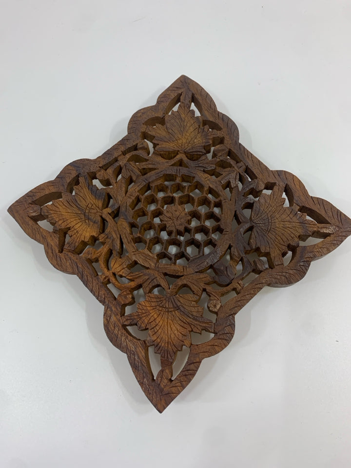 CARVED WOOD LEAF TRIVET.