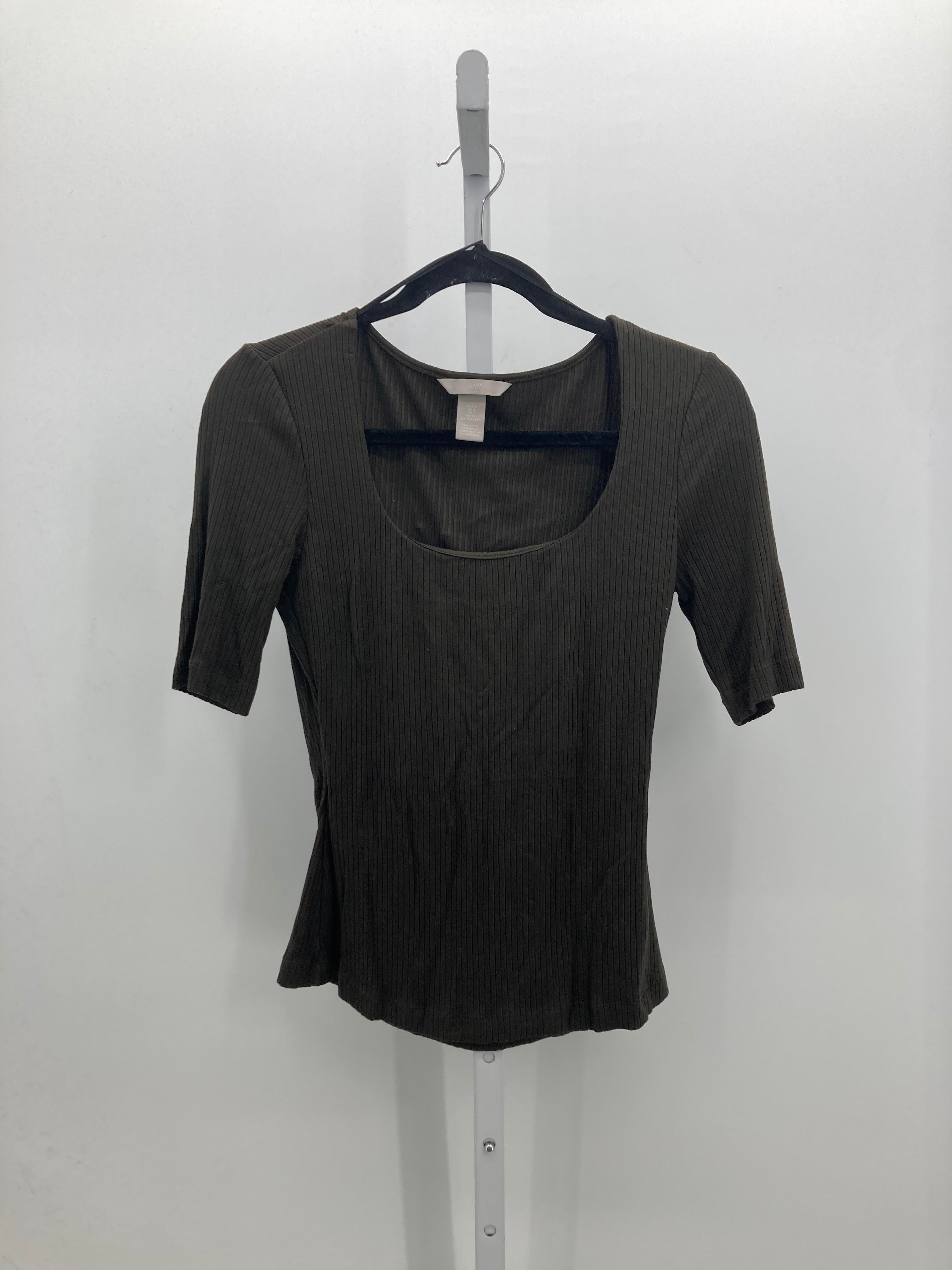 H&M Size Small Misses Short Sleeve Shirt
