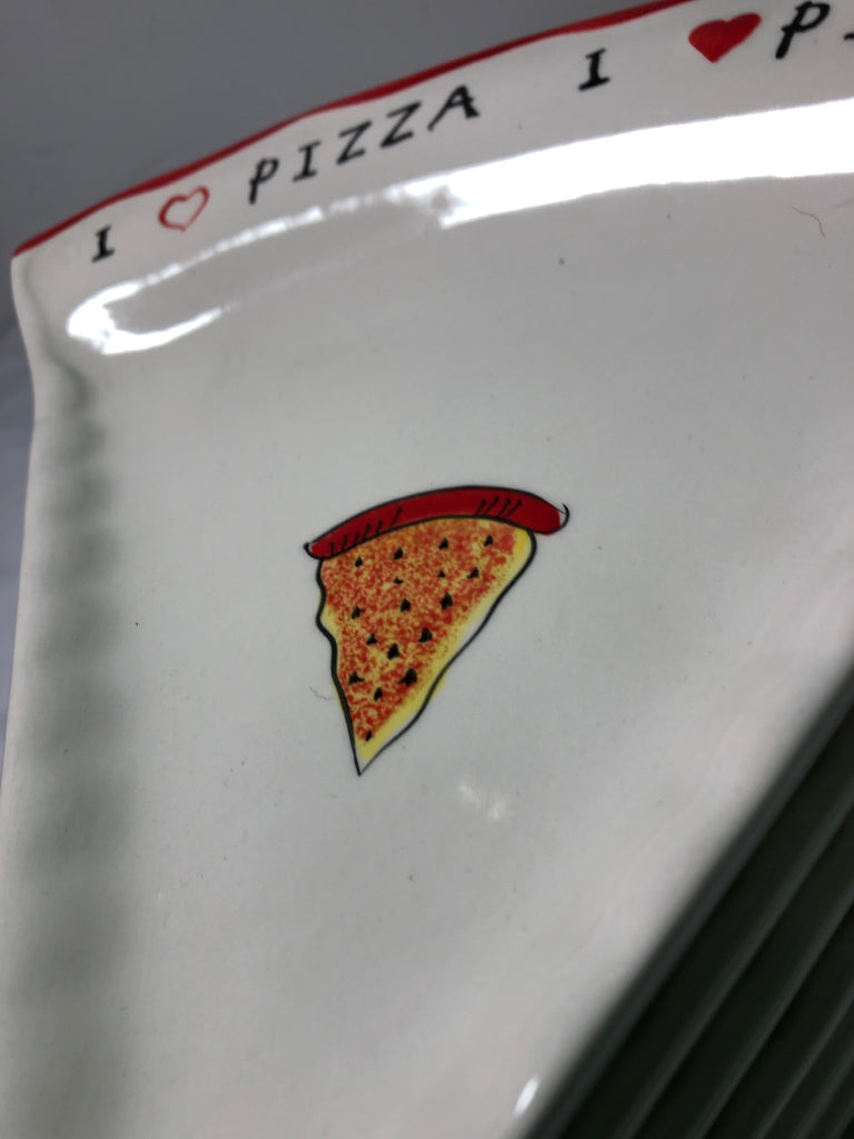 7 I LOVE PIZZA PLATES.