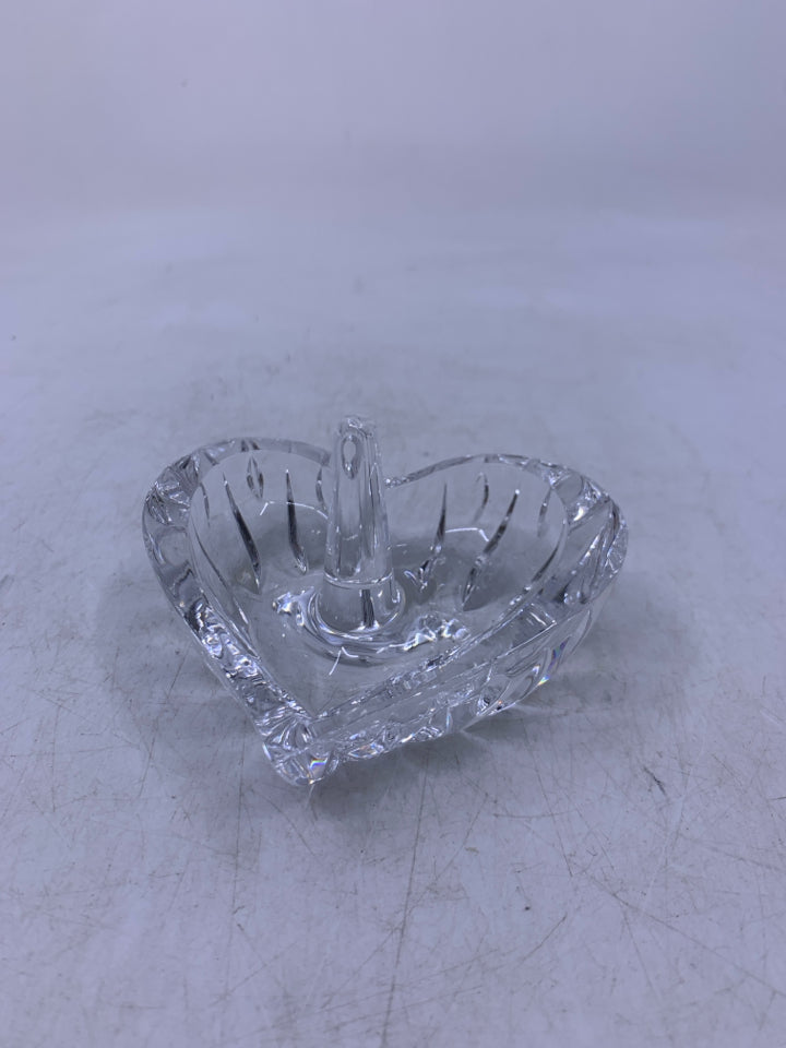 GLASS HEART SHAPED RING CATCH.