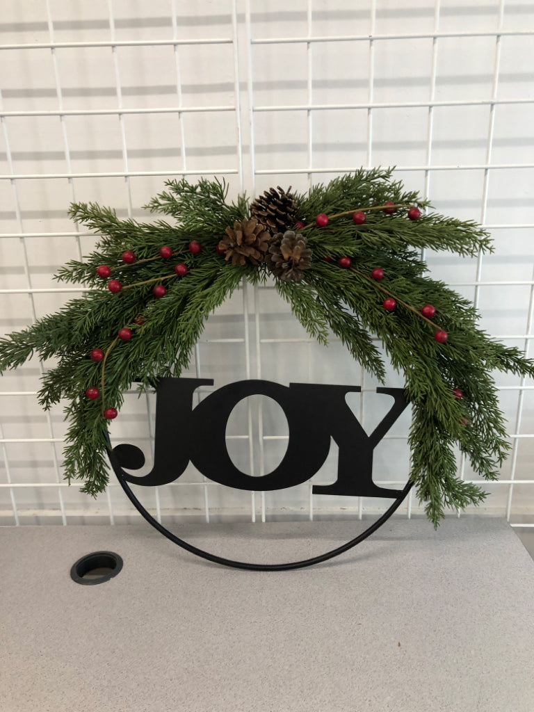 ROUND BLACK METAL "JOY" W/ PINE & BERRIES.