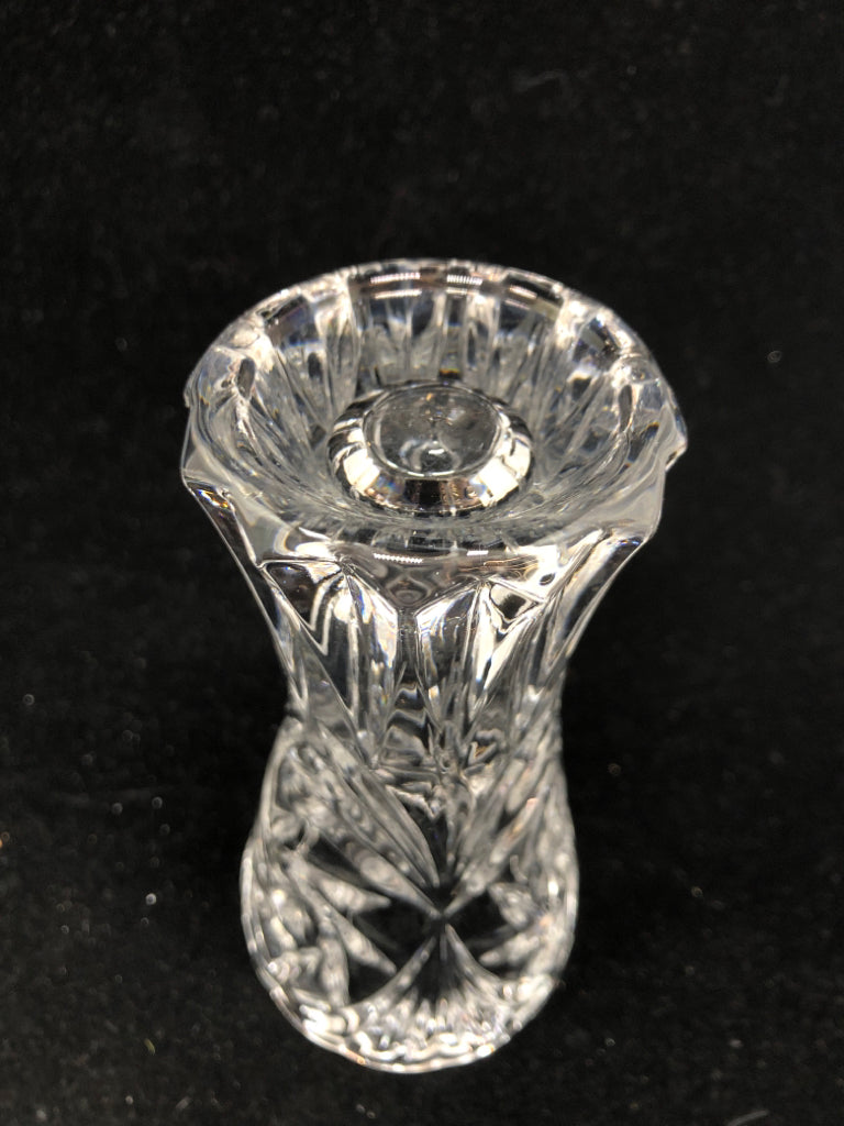 CRYSTAL VASE W/ SCALLOP EDGE.