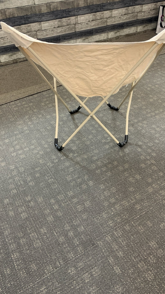 CREAM BUTTERFLY CANVAS CHAIR.