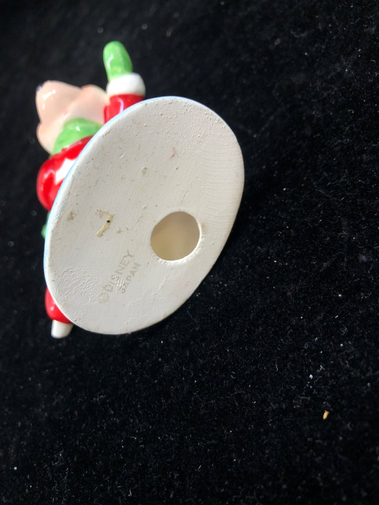 ICE SKATING MICKEY MOUSE.