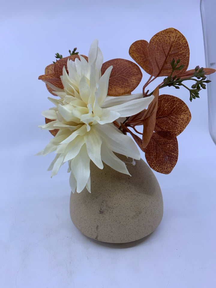 HEAVY CREAM SPECKLED VASE W FAUX LEAVES.