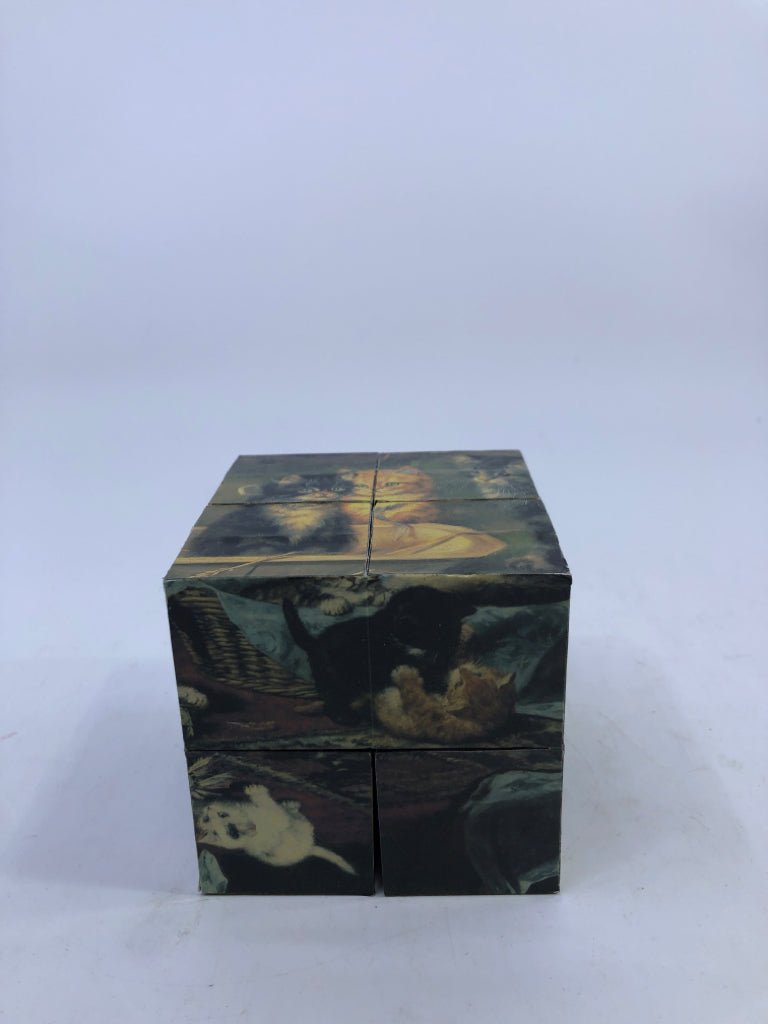 VTG CATS PHOTO CUBE.